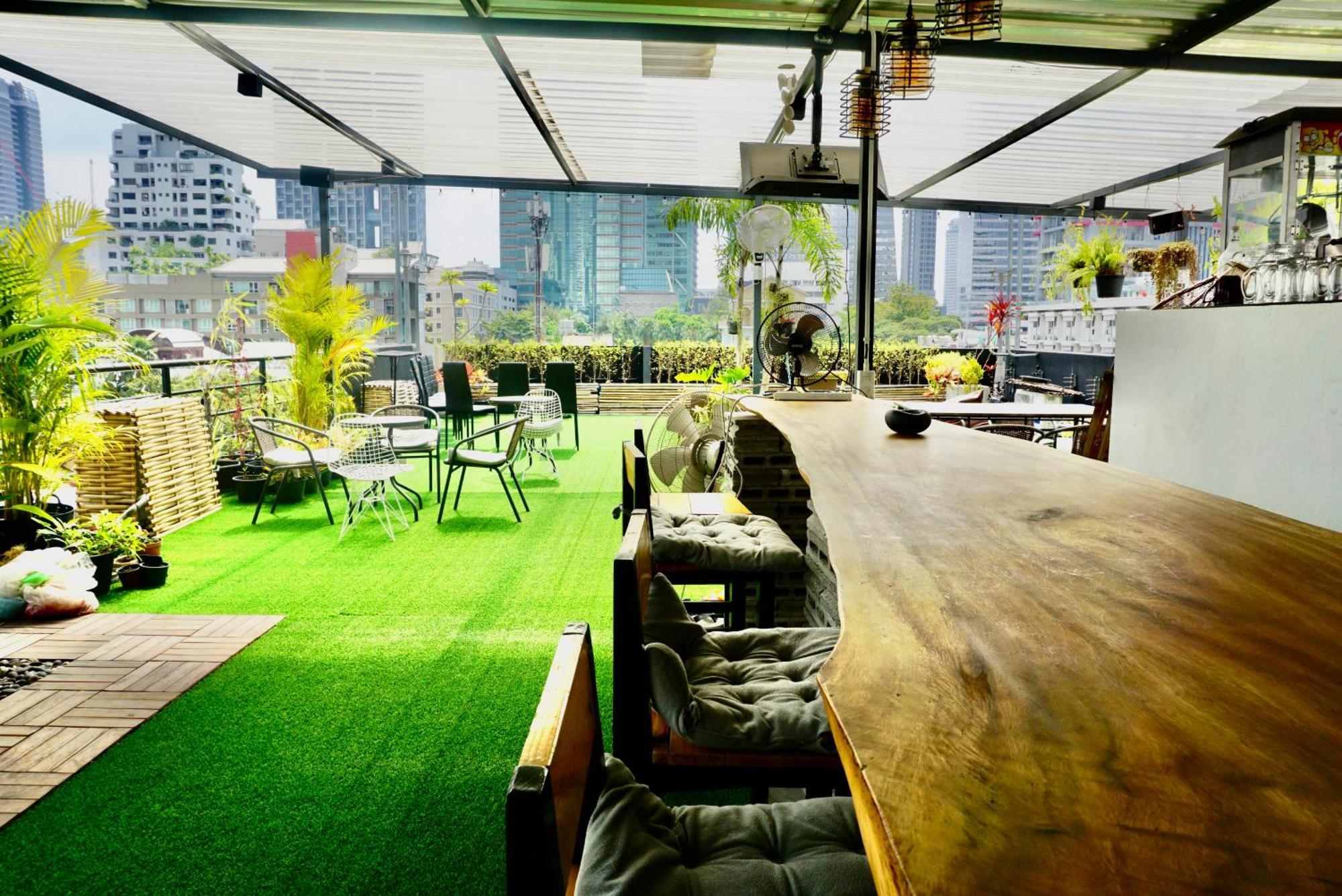 Hash Apartment With Unique Chill Design At Silom Soi 3 방콕 외부 사진