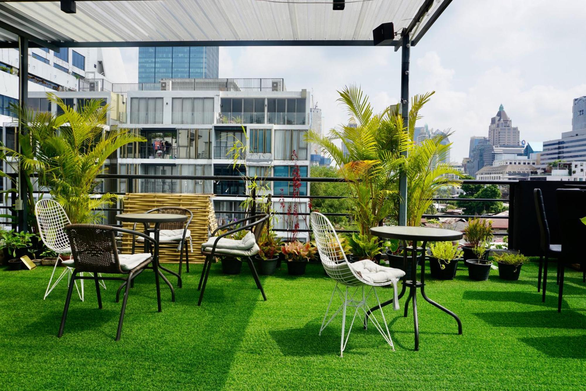 Hash Apartment With Unique Chill Design At Silom Soi 3 방콕 외부 사진