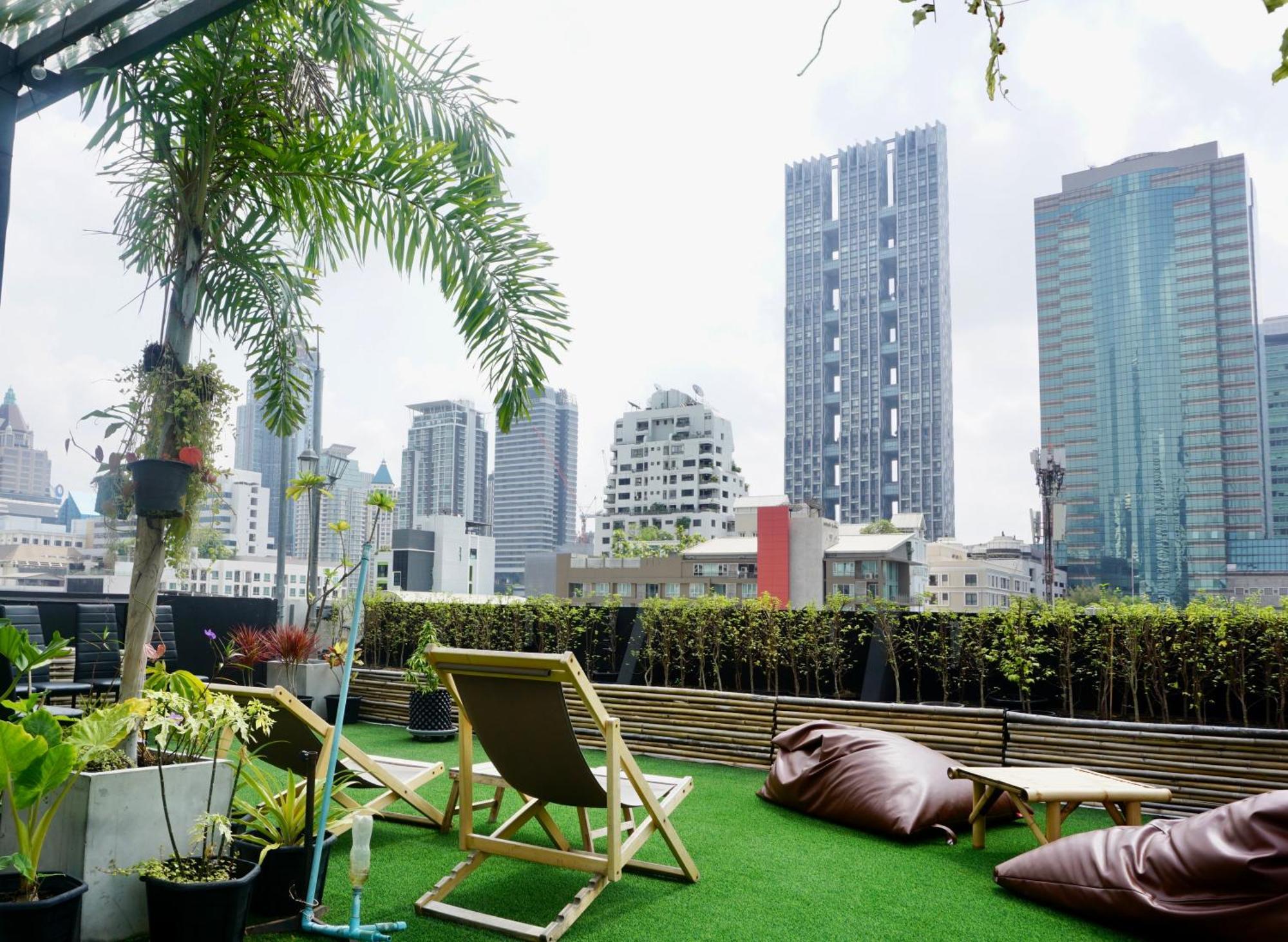 Hash Apartment With Unique Chill Design At Silom Soi 3 방콕 외부 사진